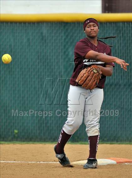 Thumbnail 2 in Grand Prairie @ Plano (UIL Class 5A Region I Playoffs) photogallery.