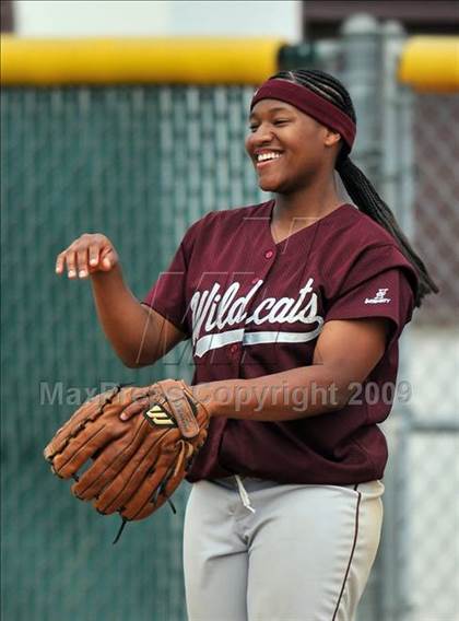 Thumbnail 3 in Grand Prairie @ Plano (UIL Class 5A Region I Playoffs) photogallery.