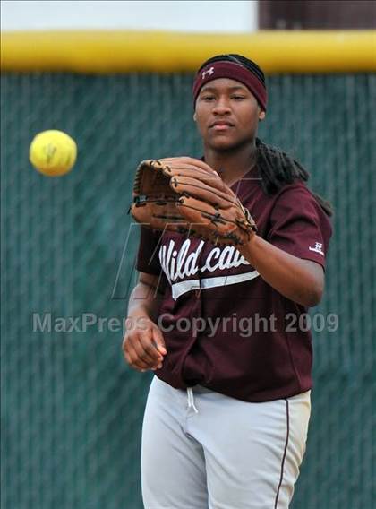 Thumbnail 3 in Grand Prairie @ Plano (UIL Class 5A Region I Playoffs) photogallery.
