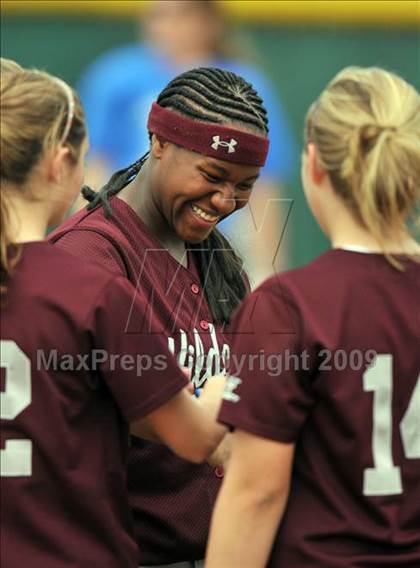 Thumbnail 3 in Grand Prairie @ Plano (UIL Class 5A Region I Playoffs) photogallery.