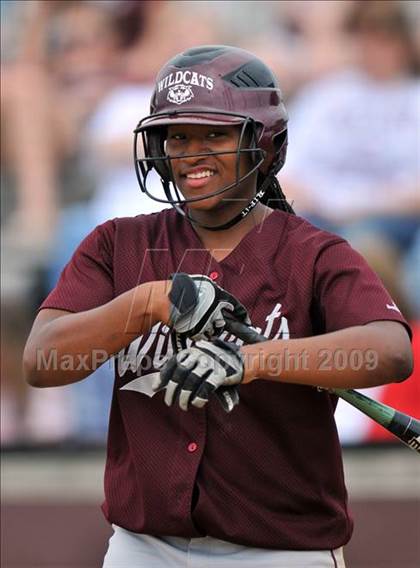 Thumbnail 3 in Grand Prairie @ Plano (UIL Class 5A Region I Playoffs) photogallery.