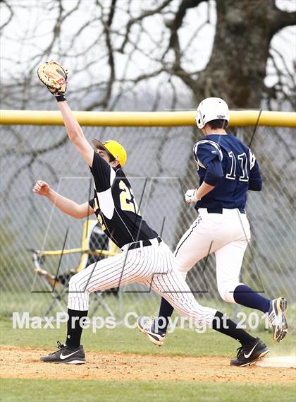 Thumbnail 2 in Upperman vs Soddy Daisy photogallery.