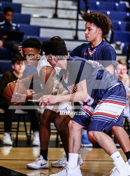 Thumbnail 3 in Chaminade vs Loyola photogallery.
