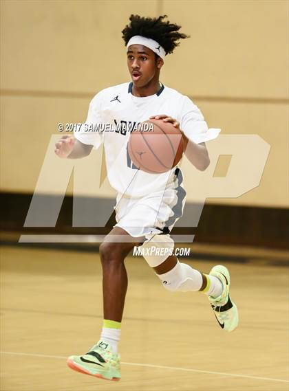 Thumbnail 1 in Chaminade vs Loyola photogallery.