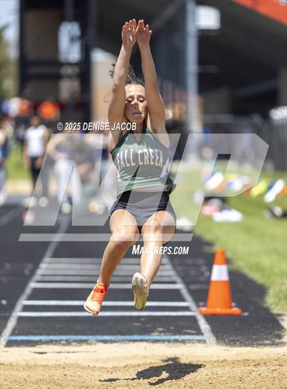 Thumbnail 2 in Myrhum Invitational (Long Jump Flight 3) photogallery.