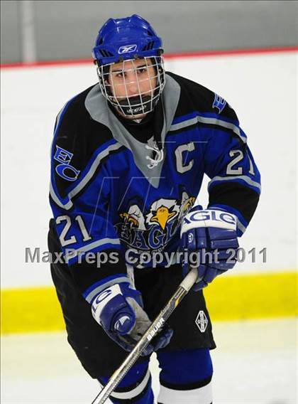 Thumbnail 3 in East Catholic vs. Wilton (CIAC Division 2 Quarterfinal) photogallery.