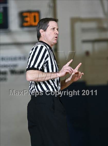Thumbnail 3 in Dobbs Ferry vs Bronxville (Section 1 Class B Quarterfinal) photogallery.