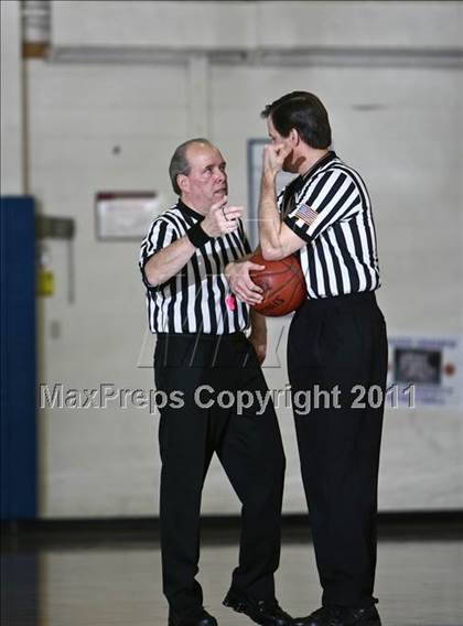 Thumbnail 3 in Dobbs Ferry vs Bronxville (Section 1 Class B Quarterfinal) photogallery.