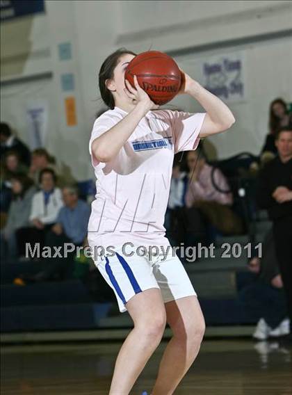 Thumbnail 1 in Dobbs Ferry vs Bronxville (Section 1 Class B Quarterfinal) photogallery.