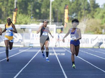 Thumbnail 3 in Bob Hayes Invitational (400 Meter Final) photogallery.