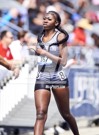 Thumbnail 2 in Bob Hayes Invitational (400 Meter Final) photogallery.