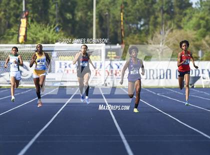 Thumbnail 2 in Bob Hayes Invitational (400 Meter Final) photogallery.