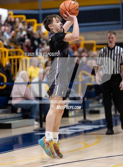 Thumbnail 1 in Mattituck vs Port Jefferson (NYSPHSAA  Sec. XI Class C Championship) photogallery.