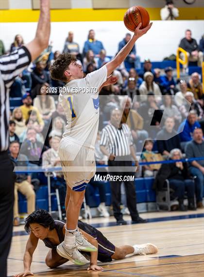 Thumbnail 3 in Mattituck vs Port Jefferson (NYSPHSAA  Sec. XI Class C Championship) photogallery.