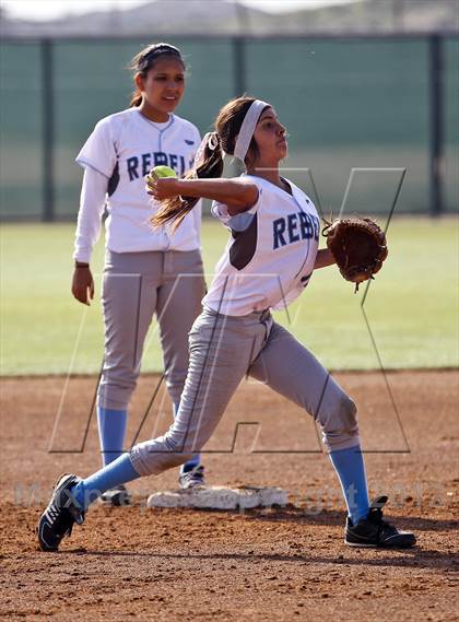 Thumbnail 2 in Kennedy vs South (Mira Monte Invitational) photogallery.