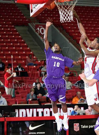 Thumbnail 3 in Garfield vs. Lawrence North (T-Mobile Invitational) photogallery.
