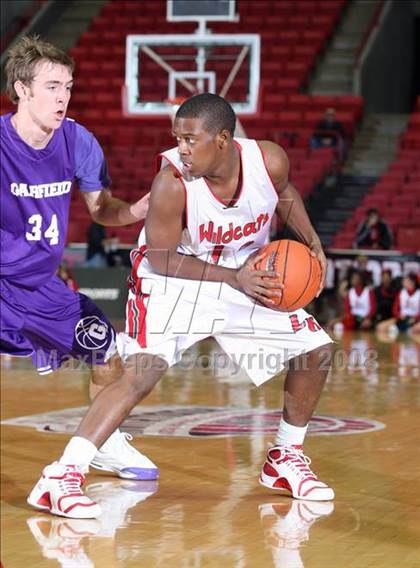 Thumbnail 3 in Garfield vs. Lawrence North (T-Mobile Invitational) photogallery.