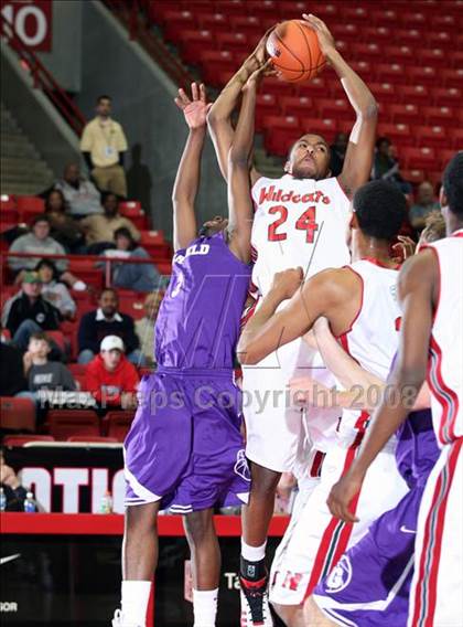 Thumbnail 2 in Garfield vs. Lawrence North (T-Mobile Invitational) photogallery.