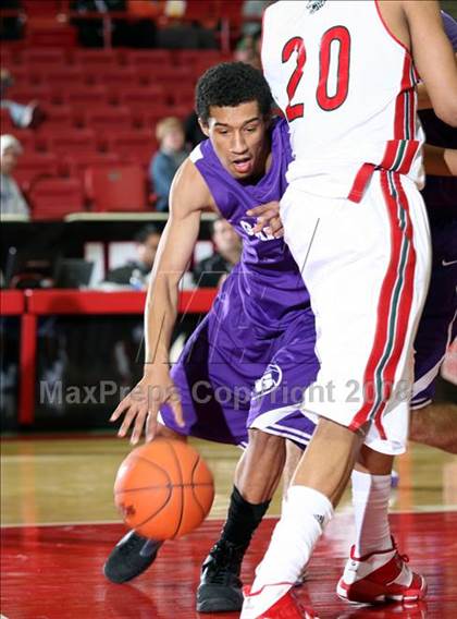 Thumbnail 1 in Garfield vs. Lawrence North (T-Mobile Invitational) photogallery.