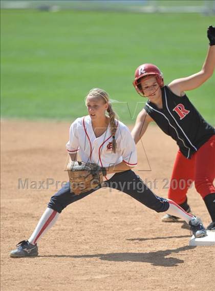 Thumbnail 3 in Rosamond vs. Hesperia Christian (CIF SS D7 Final) photogallery.