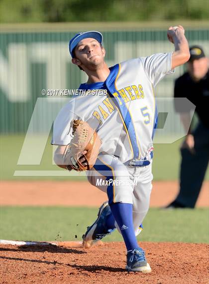 Thumbnail 1 in Berwick vs. Buckeye (LHSAA 3A Quarterfinal Playoff) photogallery.