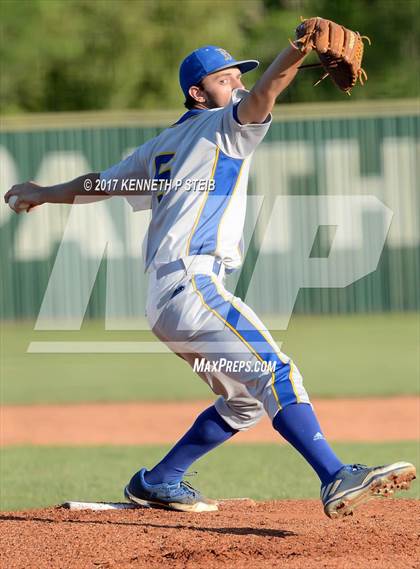 Thumbnail 1 in Berwick vs. Buckeye (LHSAA 3A Quarterfinal Playoff) photogallery.