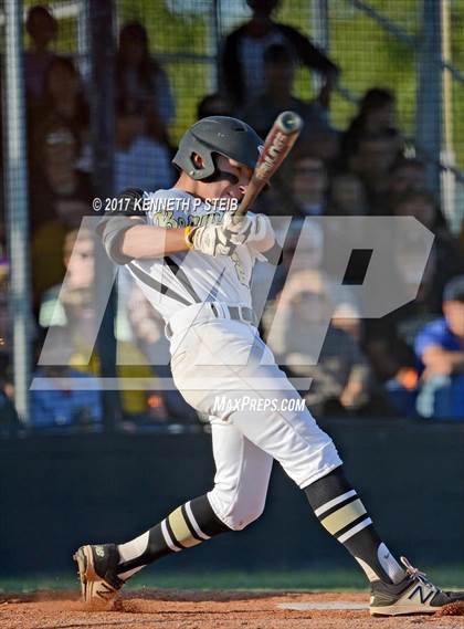 Thumbnail 1 in Berwick vs. Buckeye (LHSAA 3A Quarterfinal Playoff) photogallery.