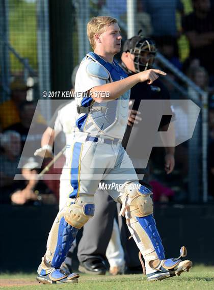 Thumbnail 2 in Berwick vs. Buckeye (LHSAA 3A Quarterfinal Playoff) photogallery.