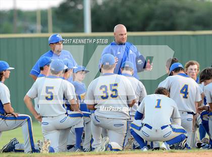 Thumbnail 3 in Berwick vs. Buckeye (LHSAA 3A Quarterfinal Playoff) photogallery.