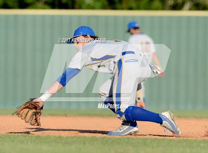 Thumbnail 3 in Berwick vs. Buckeye (LHSAA 3A Quarterfinal Playoff) photogallery.
