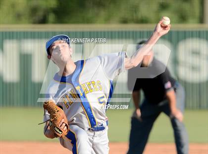 Thumbnail 2 in Berwick vs. Buckeye (LHSAA 3A Quarterfinal Playoff) photogallery.
