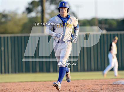 Thumbnail 2 in Berwick vs. Buckeye (LHSAA 3A Quarterfinal Playoff) photogallery.