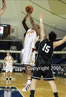 Thumbnail 2 in Servite vs. Ocean View (Nike Extravaganza) photogallery.