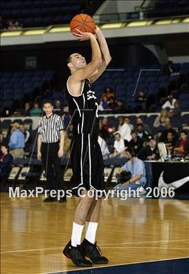 Thumbnail 1 in Servite vs. Ocean View (Nike Extravaganza) photogallery.