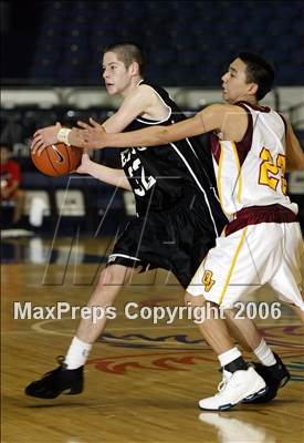 Thumbnail 2 in Servite vs. Ocean View (Nike Extravaganza) photogallery.