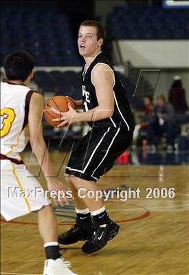 Thumbnail 3 in Servite vs. Ocean View (Nike Extravaganza) photogallery.