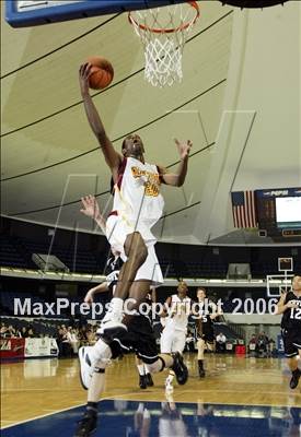 Thumbnail 1 in Servite vs. Ocean View (Nike Extravaganza) photogallery.
