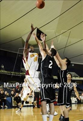 Thumbnail 3 in Servite vs. Ocean View (Nike Extravaganza) photogallery.