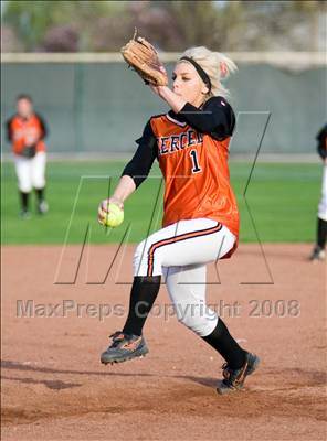 Thumbnail 2 in Merced vs. Oakdale (Ceres Tournament) photogallery.