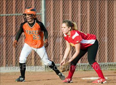 Thumbnail 1 in Merced vs. Oakdale (Ceres Tournament) photogallery.