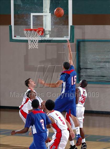 Thumbnail 3 in Folsom vs. Liberty (MaxPreps Holiday Classic) photogallery.