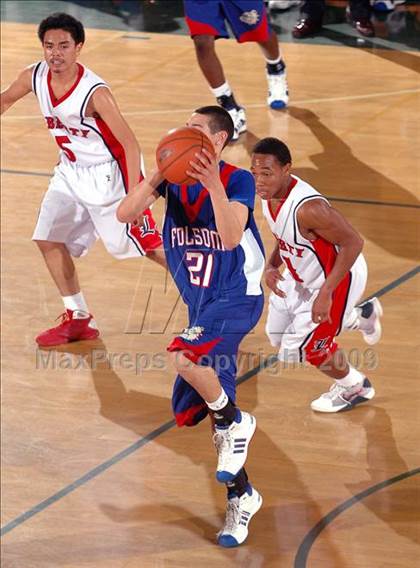 Thumbnail 2 in Folsom vs. Liberty (MaxPreps Holiday Classic) photogallery.