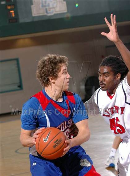 Thumbnail 3 in Folsom vs. Liberty (MaxPreps Holiday Classic) photogallery.