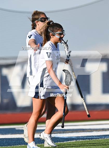 Thumbnail 2 in Regis Jesuit @ Valor Christian photogallery.