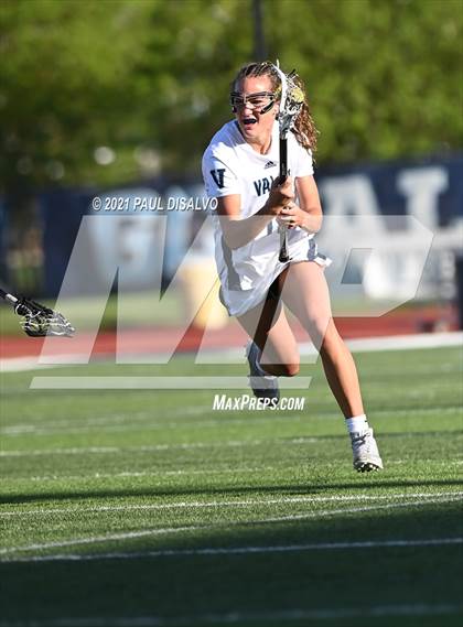 Thumbnail 2 in Regis Jesuit @ Valor Christian photogallery.