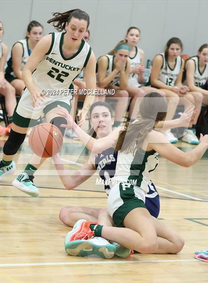 Thumbnail 3 in Hamilton-Wenham Regional @ Pentucket Regional photogallery.