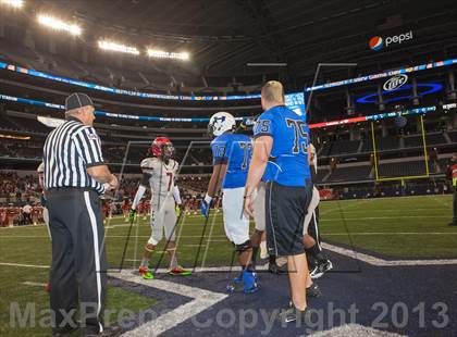 Thumbnail 3 in Hebron vs. Cedar Hill (UIL 5A D2 Area Playoff) photogallery.