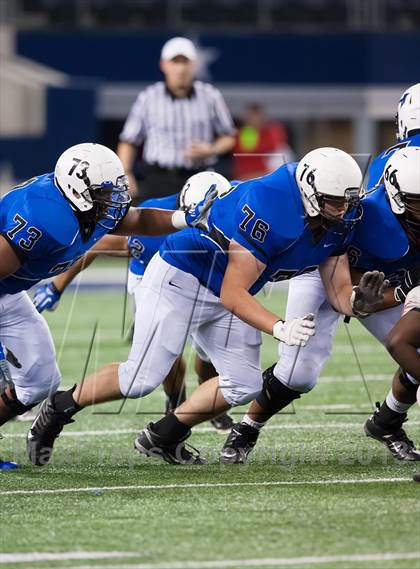 Thumbnail 2 in Hebron vs. Cedar Hill (UIL 5A D2 Area Playoff) photogallery.