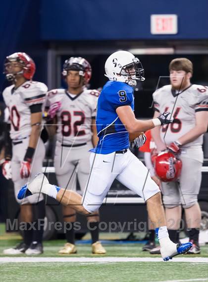 Thumbnail 2 in Hebron vs. Cedar Hill (UIL 5A D2 Area Playoff) photogallery.