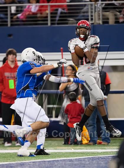 Thumbnail 2 in Hebron vs. Cedar Hill (UIL 5A D2 Area Playoff) photogallery.